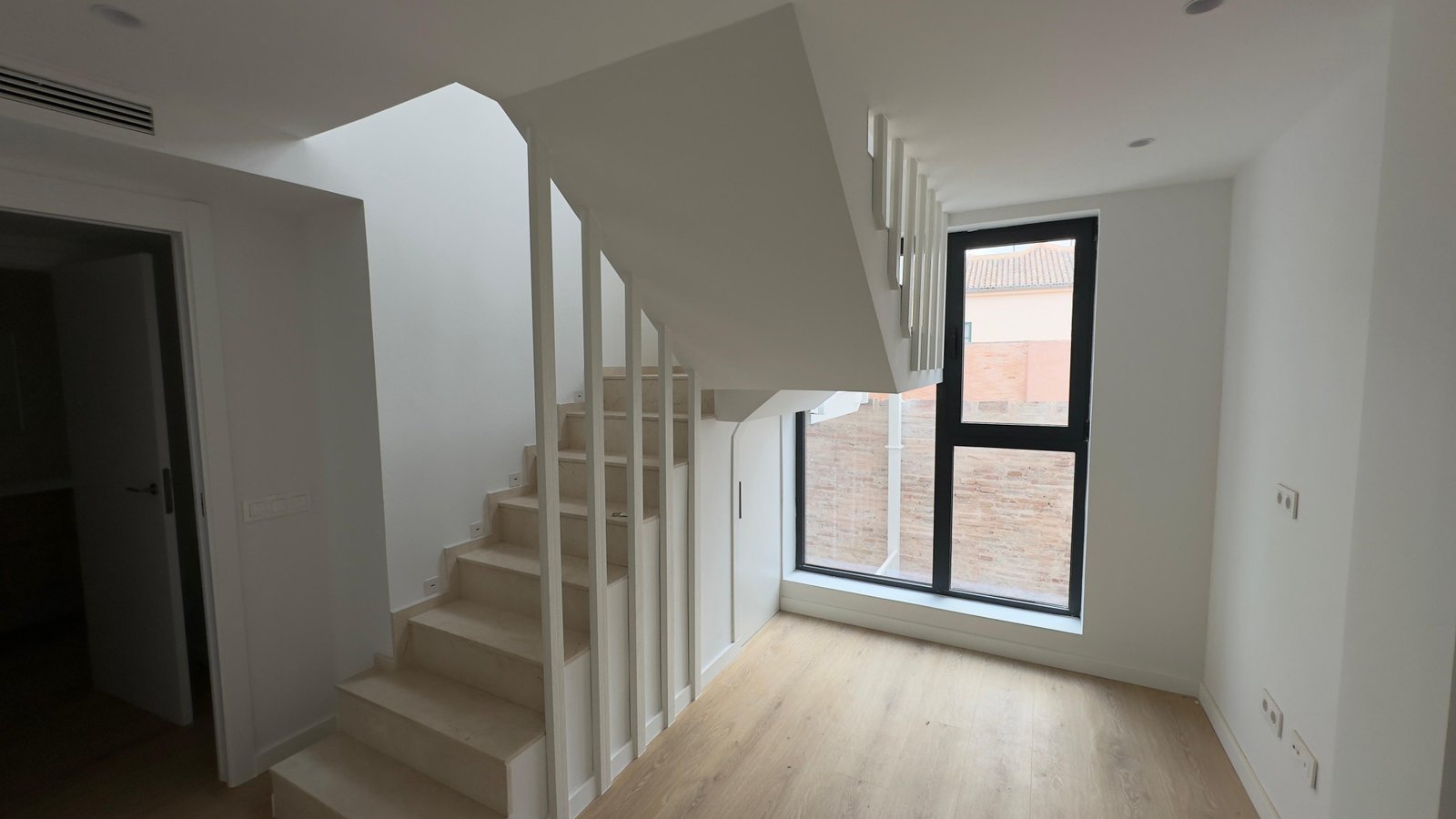 Property 2401 - Image 25