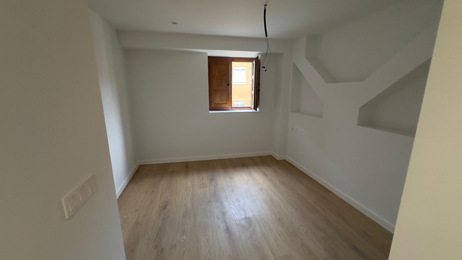 Property 2401 - Image 6