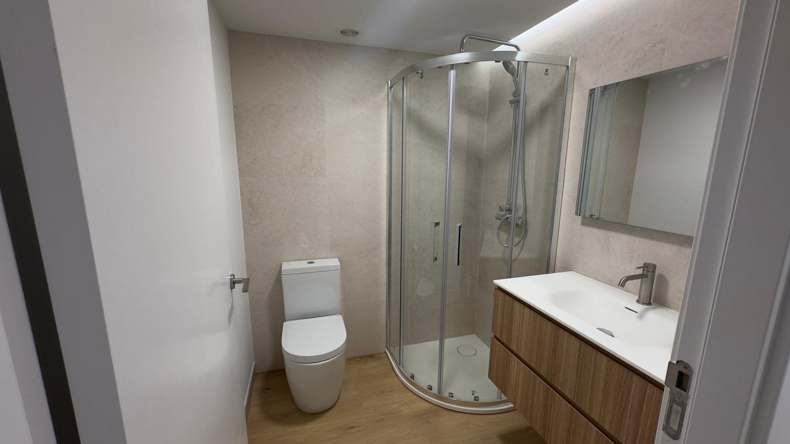 Property 2401 - Image 9