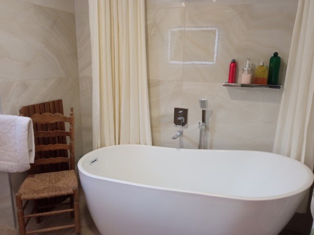 Property 2403 - Image 36