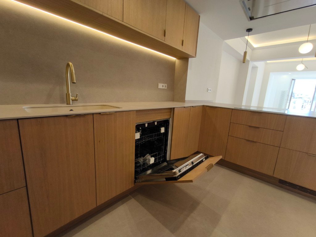 Property 2414 - Image 14