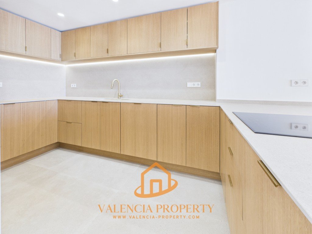 Property 2414 - Image 11