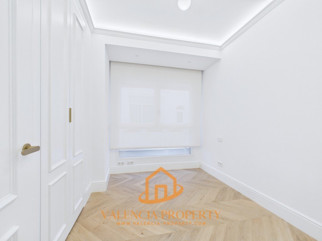 Property 2414 - Image 25