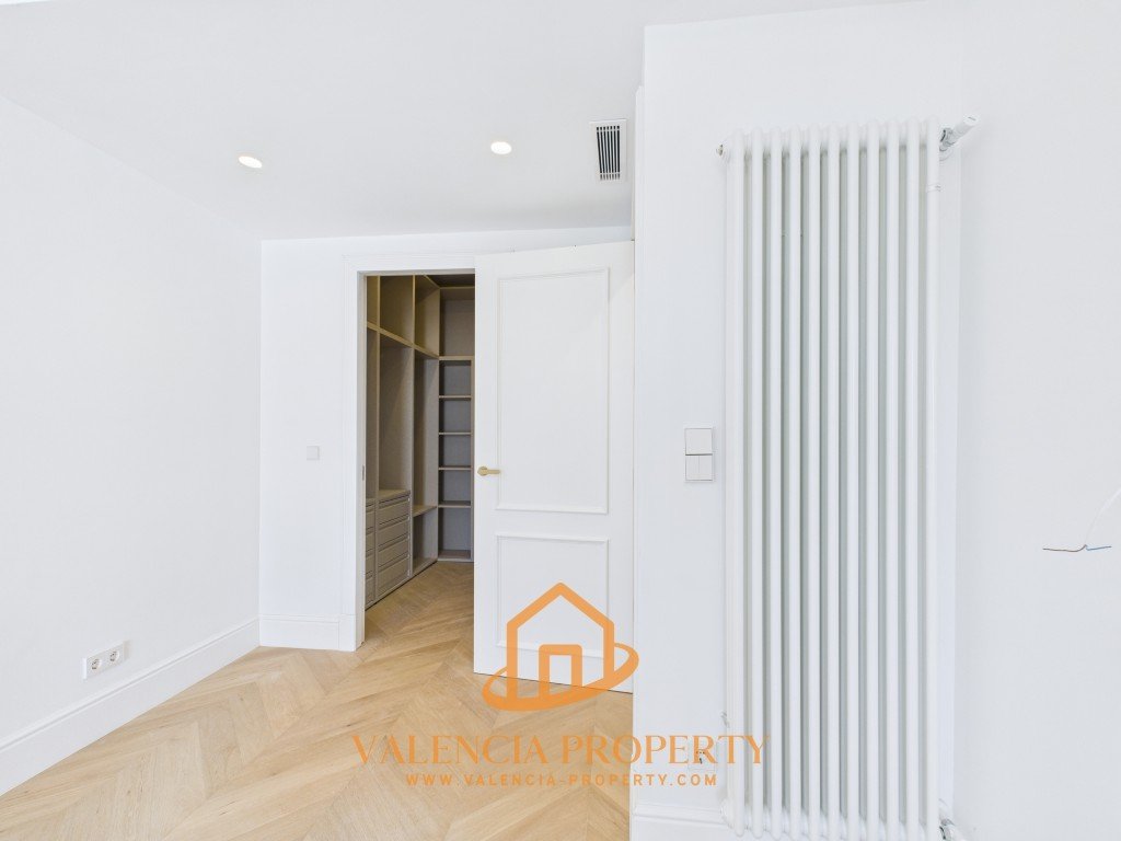 Property 2414 - Image 21