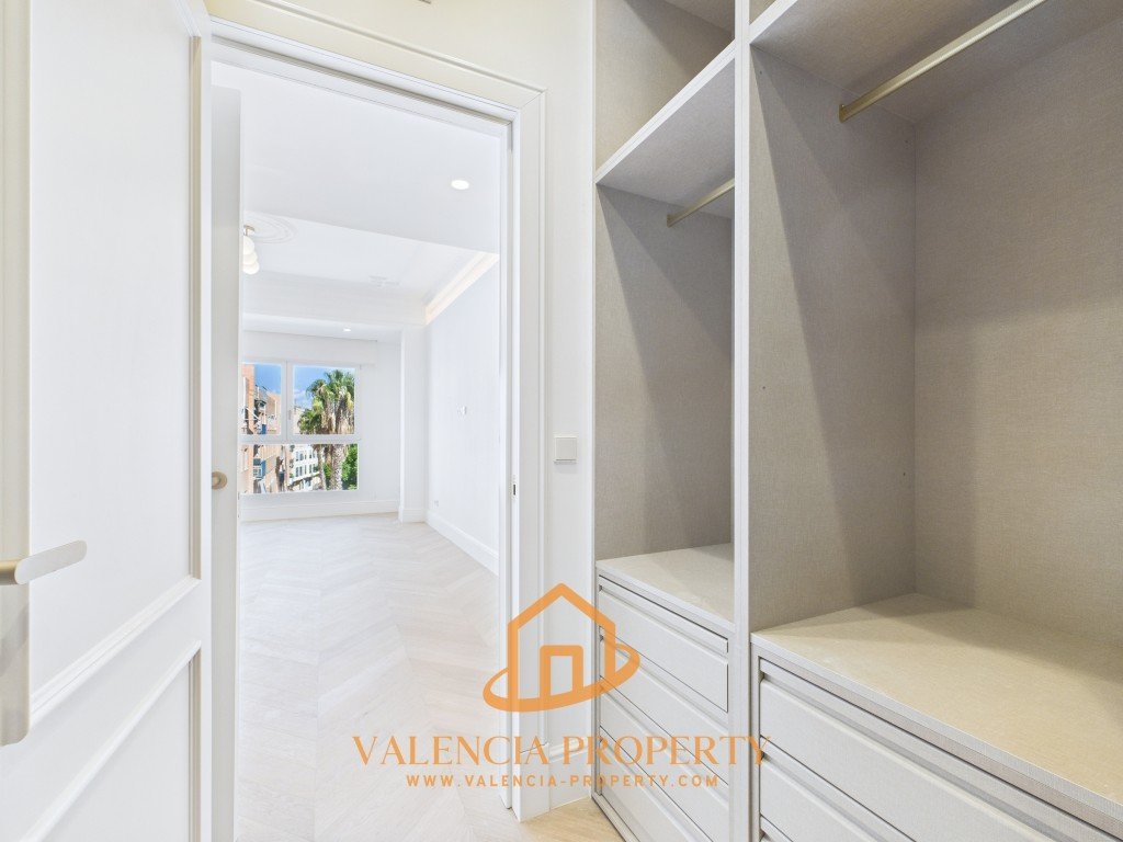 Property 2414 - Image 20