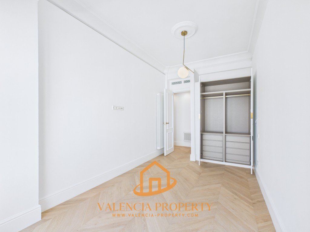 Property 2414 - Image 28