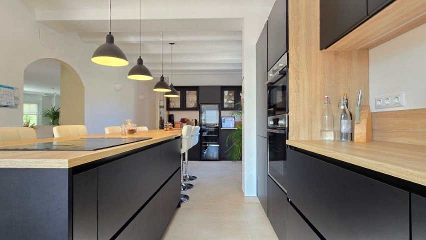 Property 2415 - Image 49