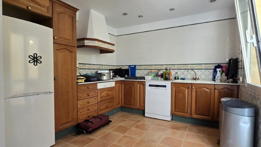 Property 2415 - Image 25