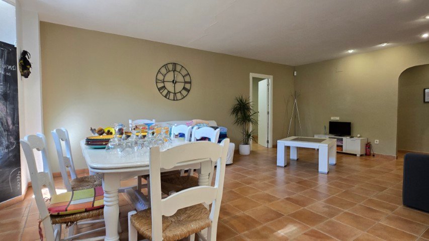 Property 2415 - Image 26