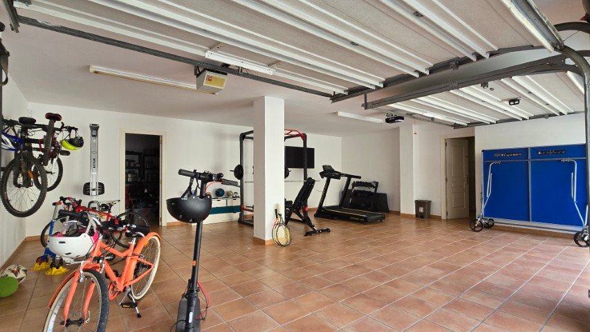 Property 2415 - Image 29