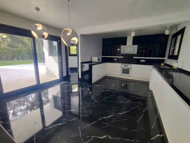 Property 2428 - Image 8