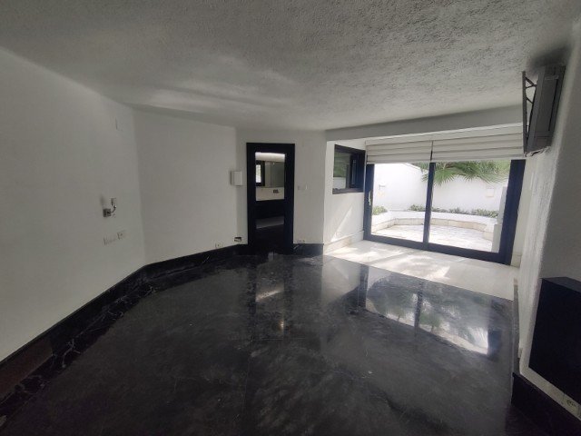 Property 2428 - Image 13