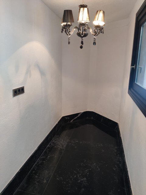 Property 2428 - Image 19