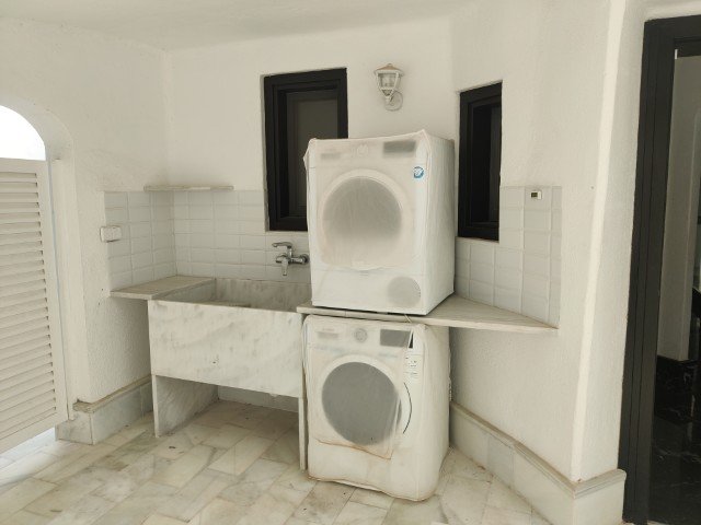 Property 2428 - Image 33