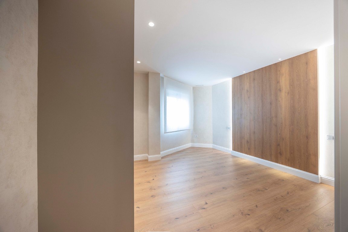 Property 2430 - Image 18