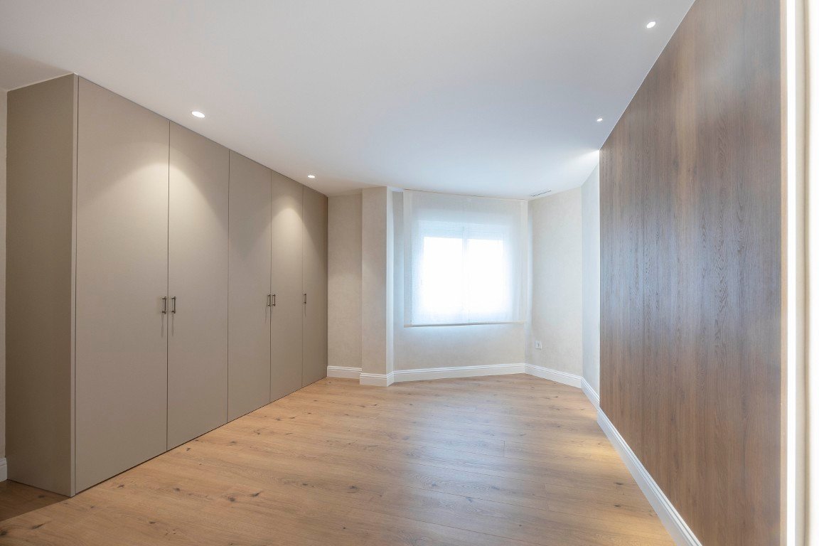 Property 2430 - Image 39