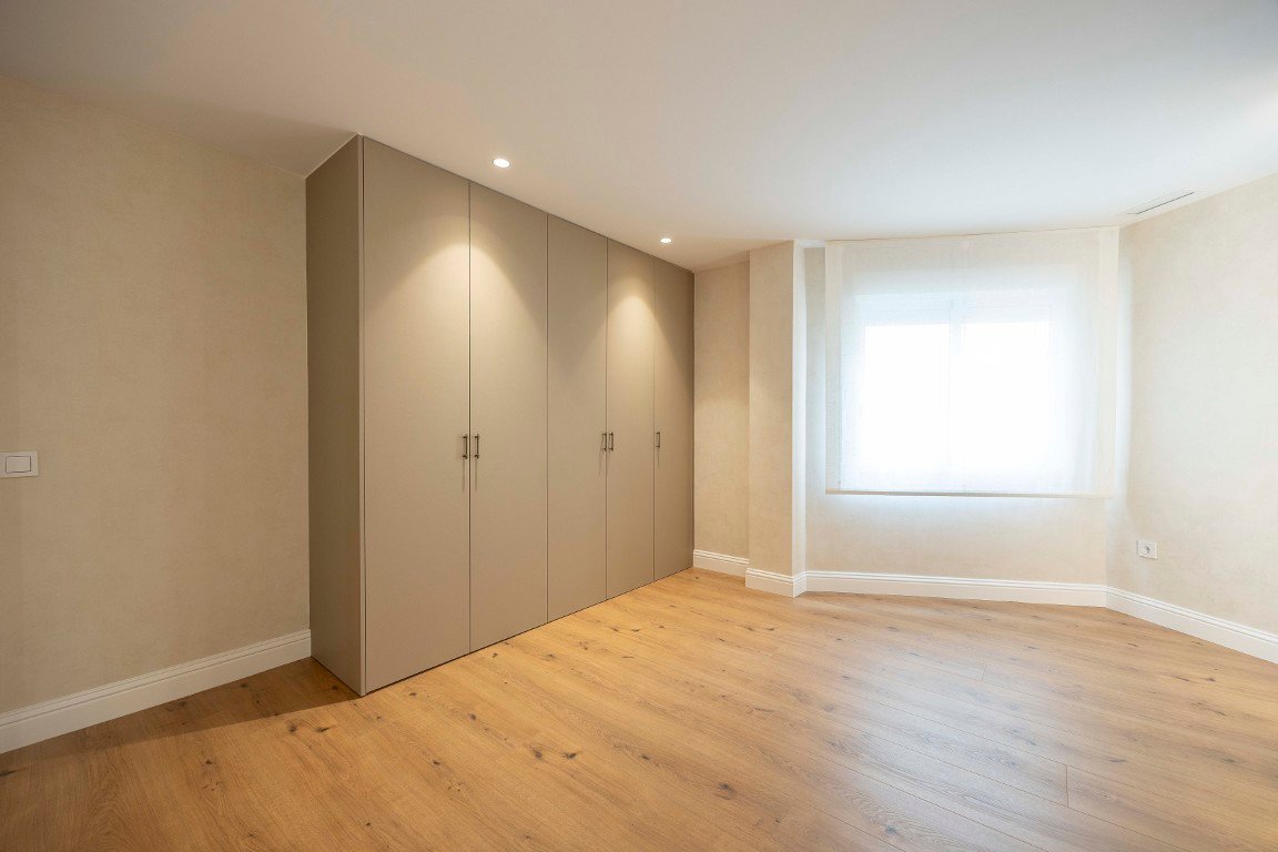 Property 2430 - Image 20