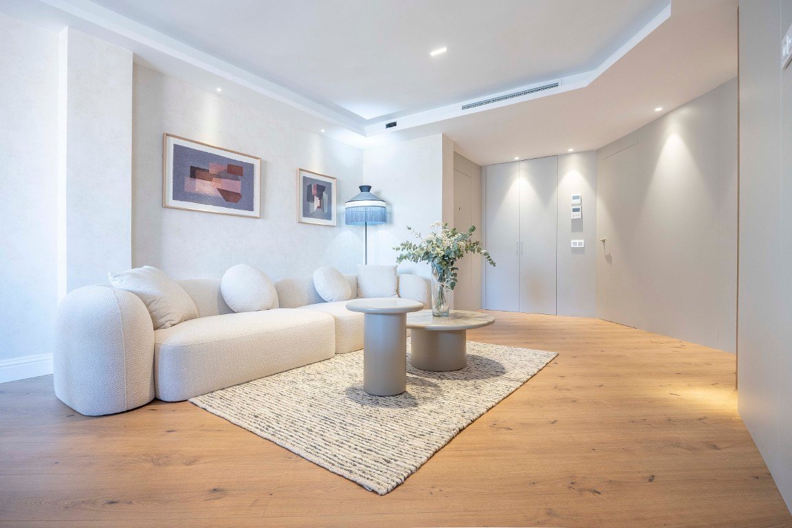 Property 2430 - Image 16