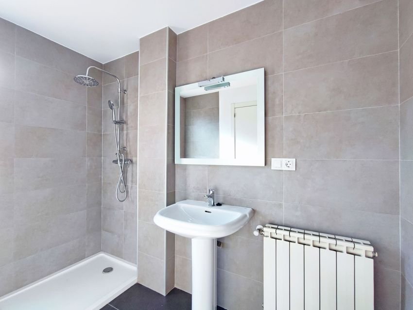 Property 2432 - Image 13