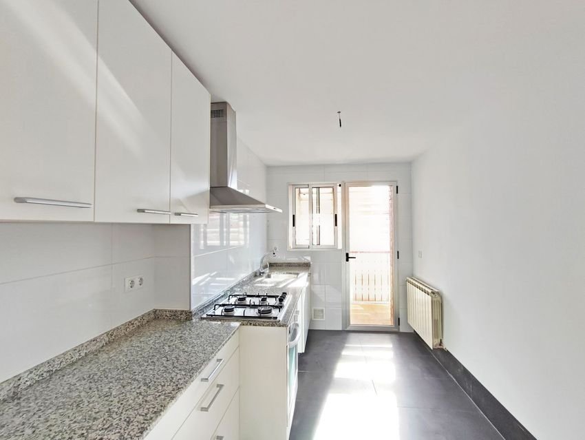 Property 2432 - Image 14