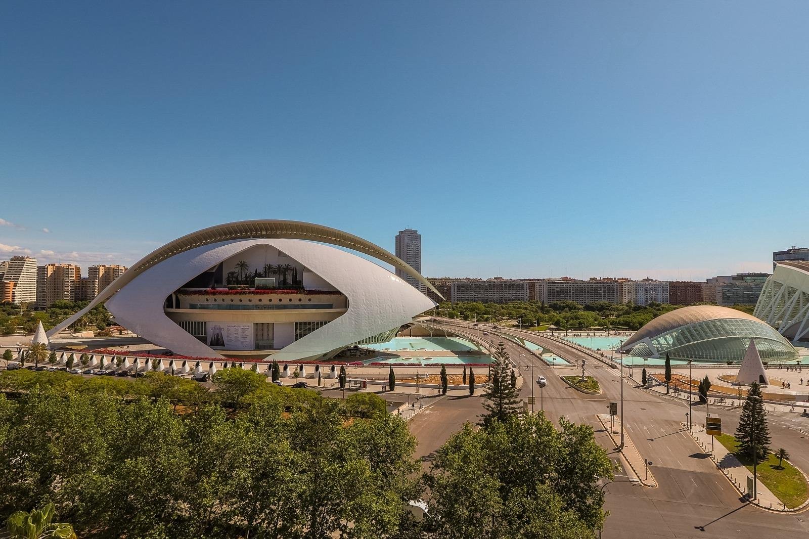 Penthouse Vibe In An Architectural Gem in Valencia City