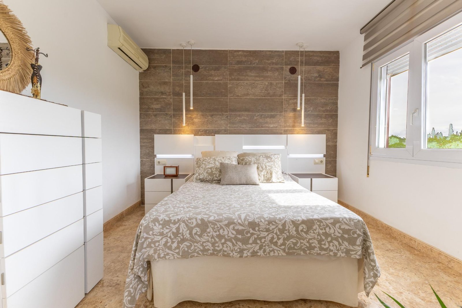 Property 2451 - Image 19