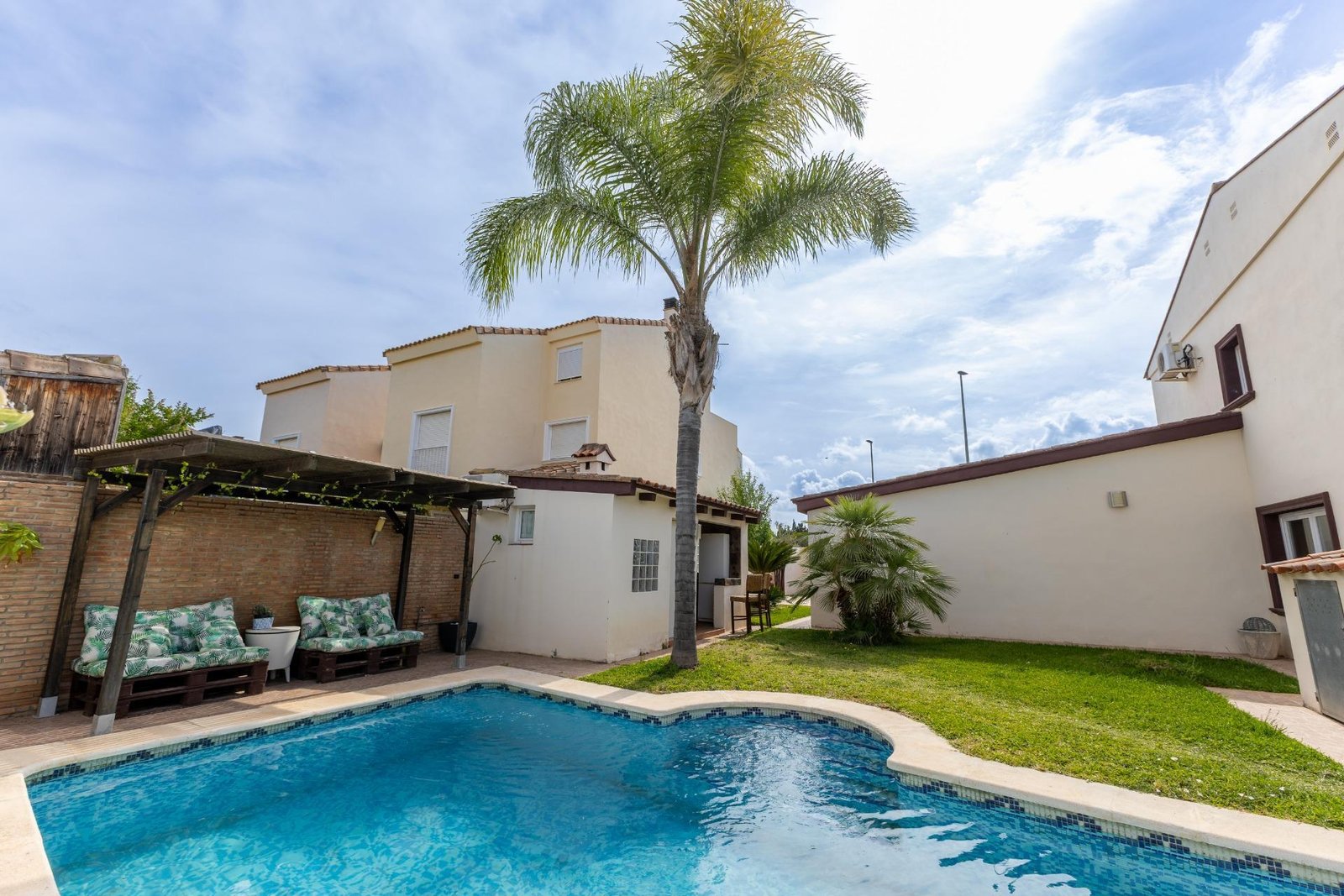 Property 2451 - Image 32