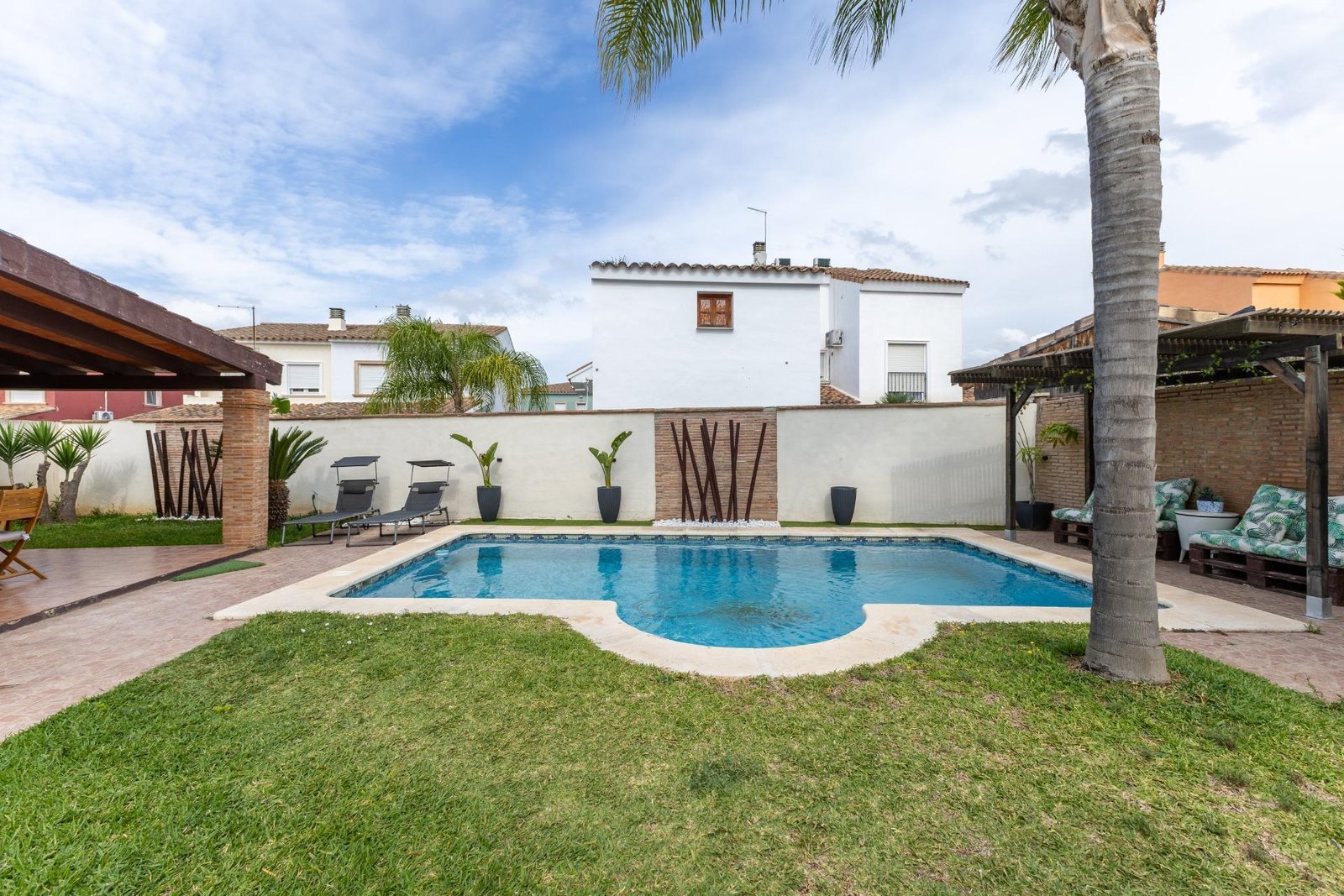 Property 2451 - Image 33