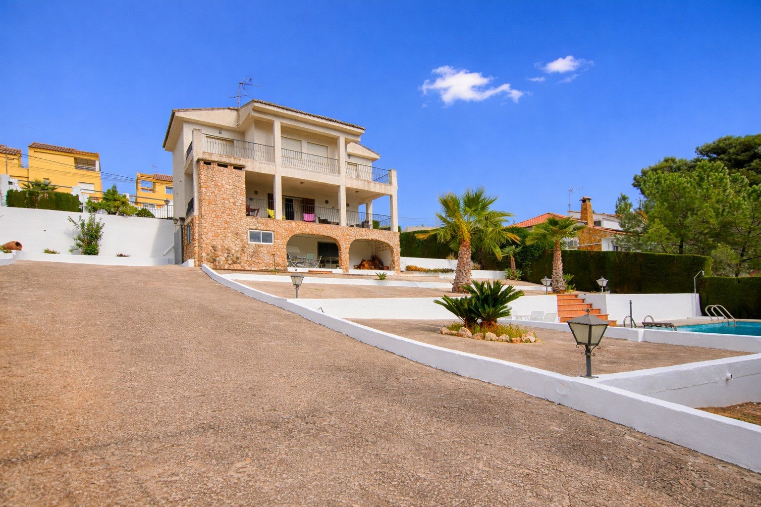 Property 2457 - Image 2