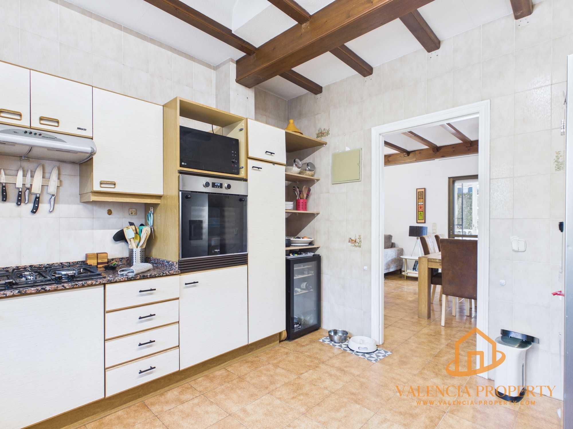 Property 2474 - Image 20