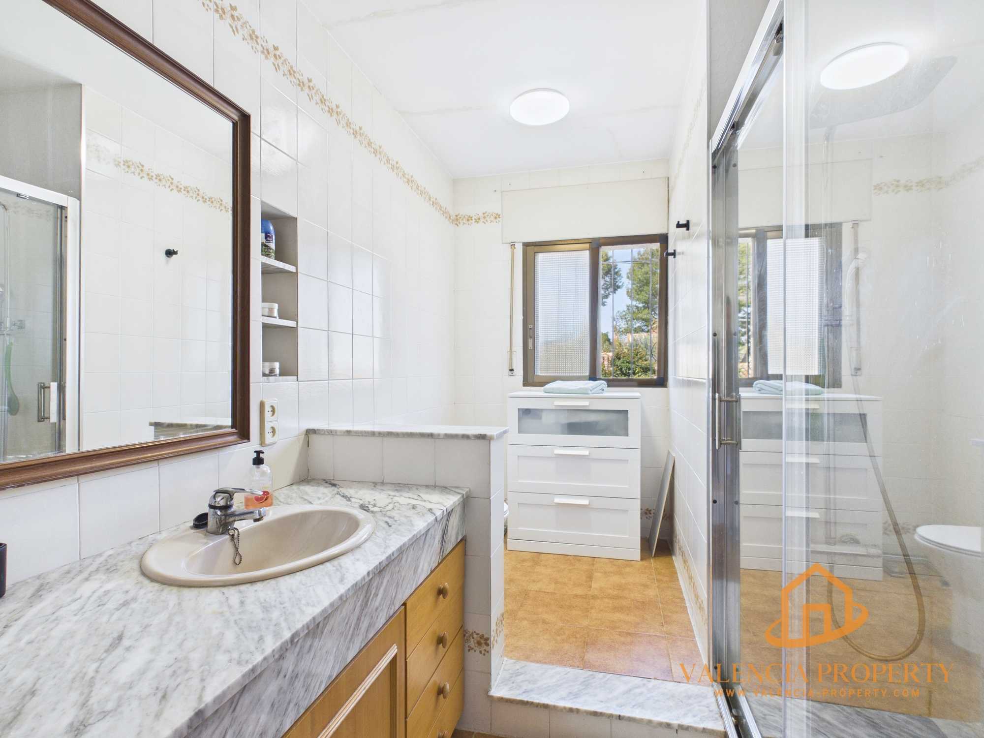 Property 2474 - Image 32