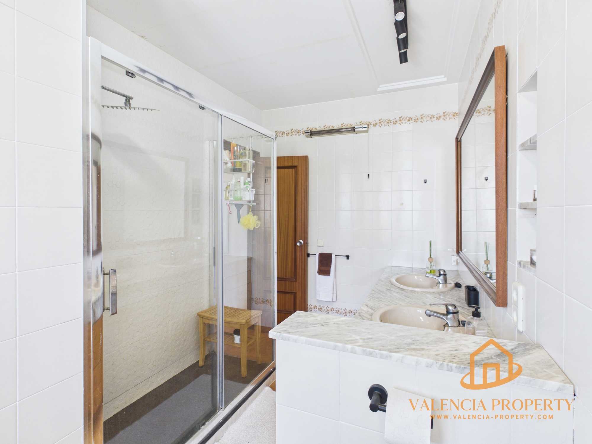 Property 2474 - Image 33