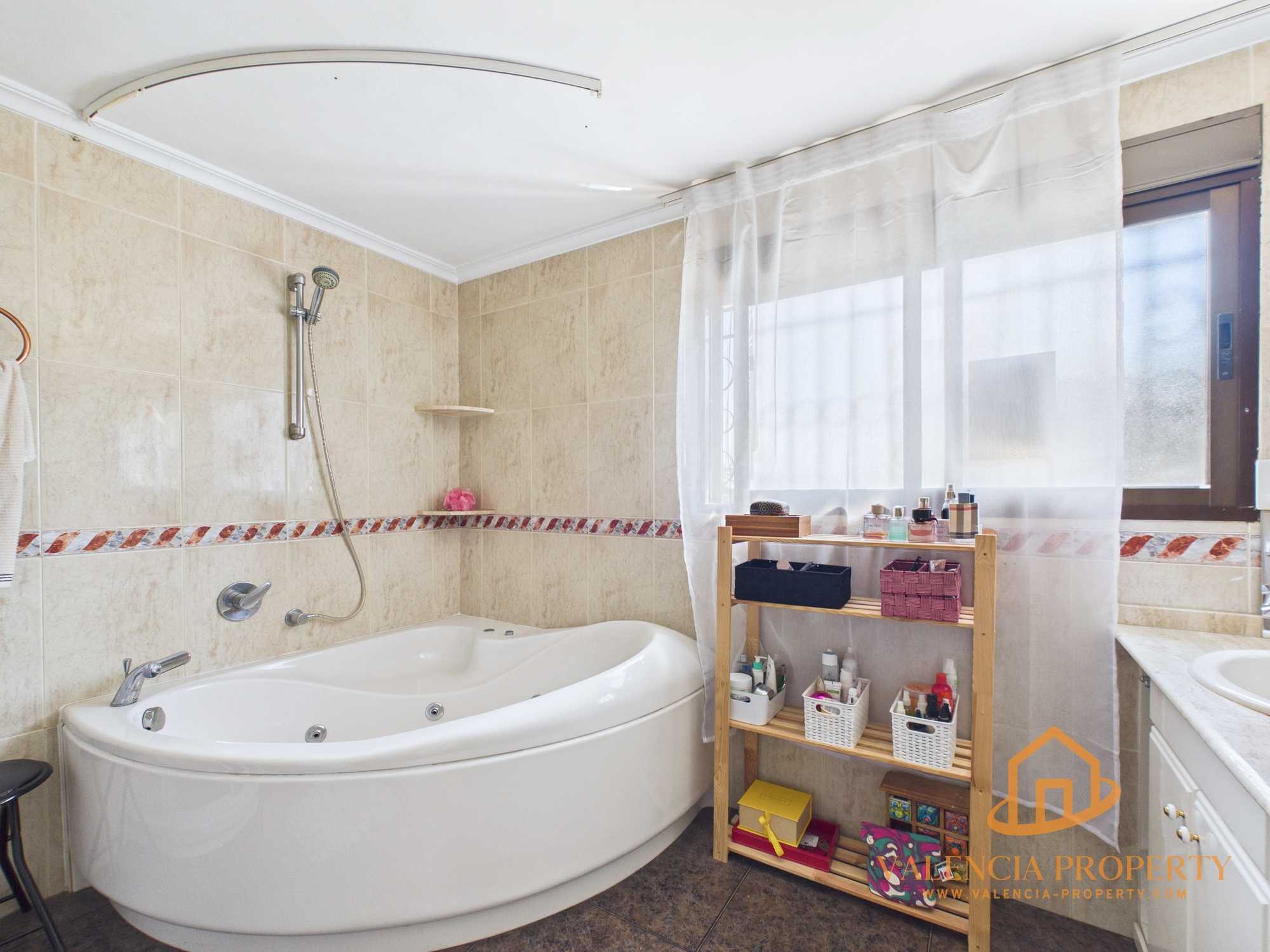 Property 2474 - Image 30