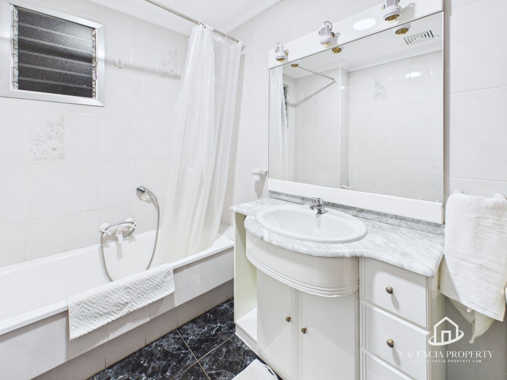 Property 2481 - Image 16