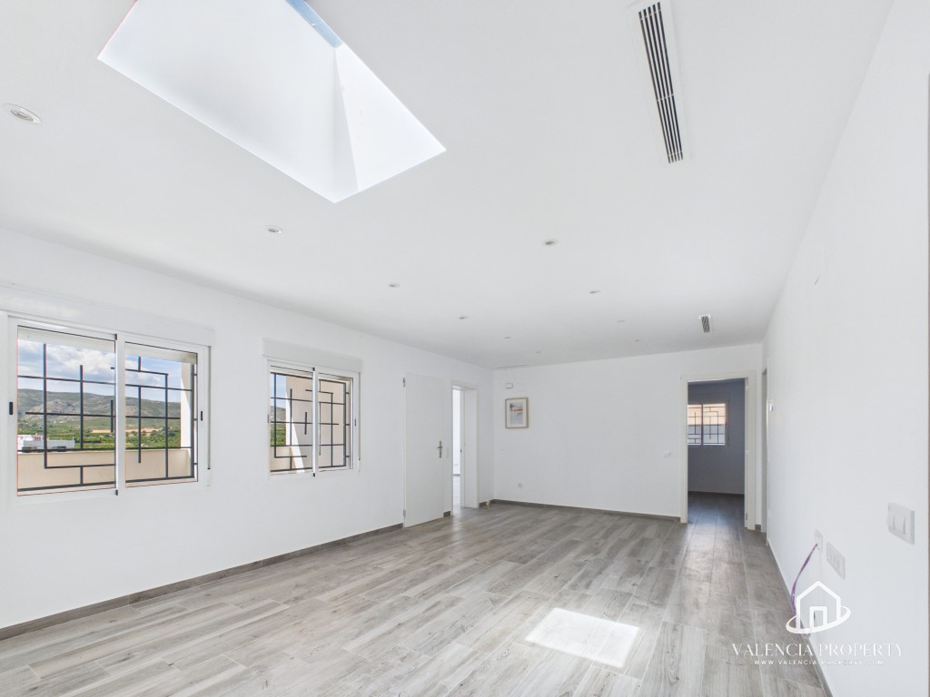 Property 2487 - Image 12