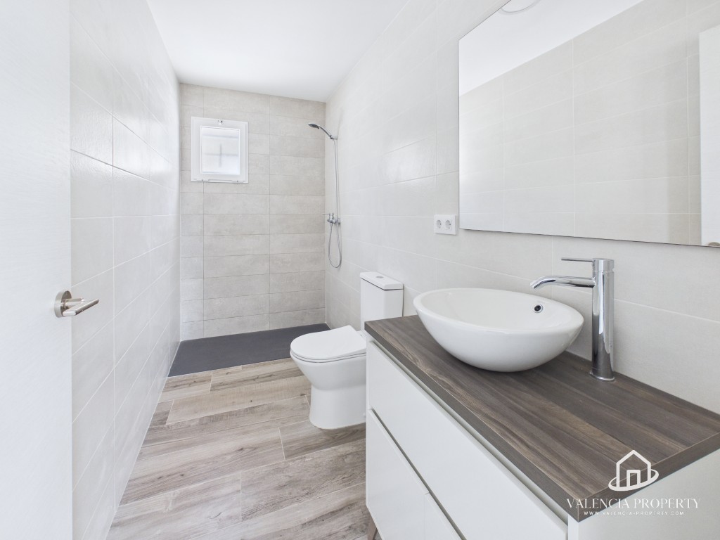 Property 2487 - Image 18