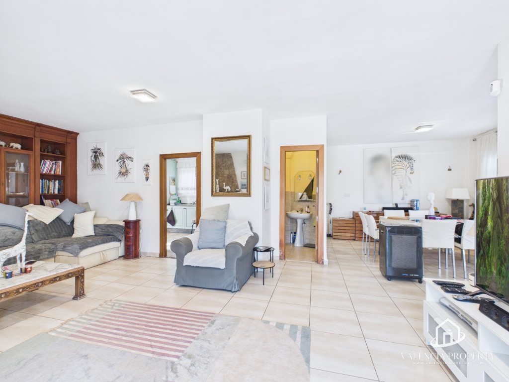 Property 2490 - Image 4