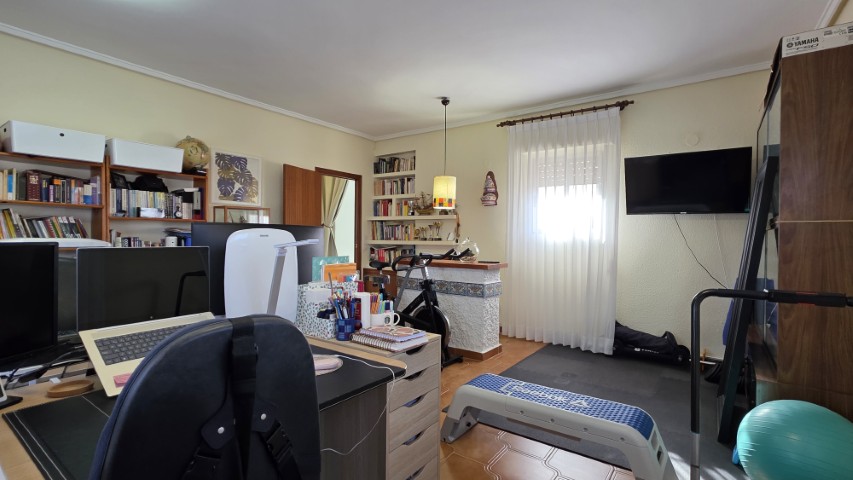 Property 2493 - Image 44