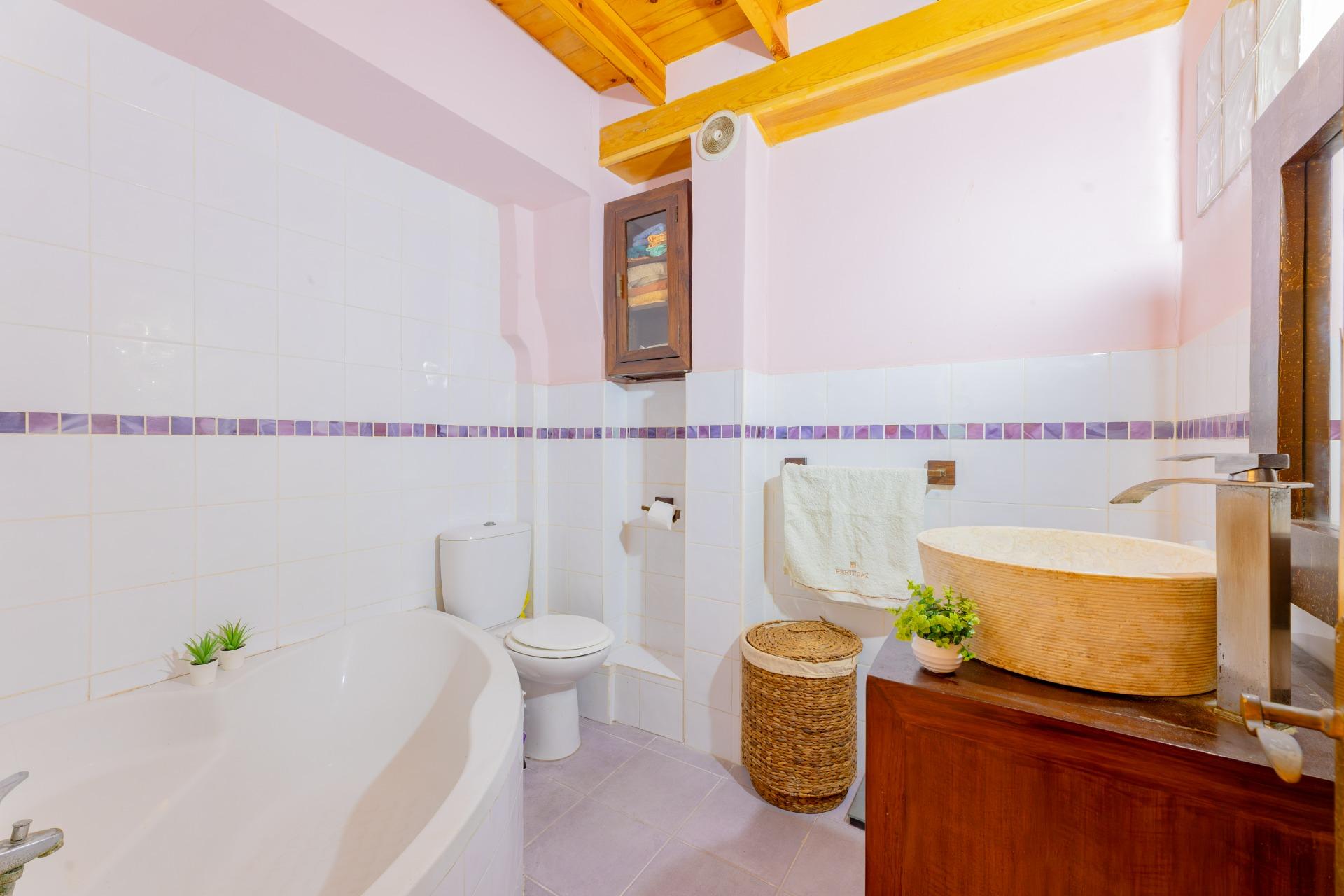 Property 2495 - Image 23