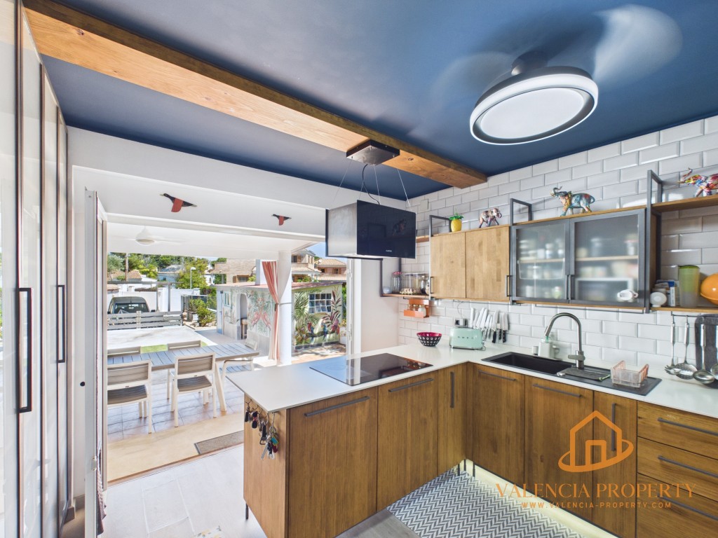 Modern Sustainable Future-Proofed House